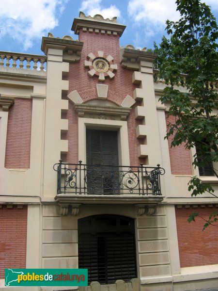 Cerdanyola - Casa Llopis (Foto: Albert Esteves, 2010) Cerdanyola - Casa Llopis