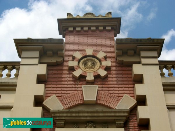 Cerdanyola - Casa Llopis (Foto: Albert Esteves, 2010) Cerdanyola - Casa Llopis