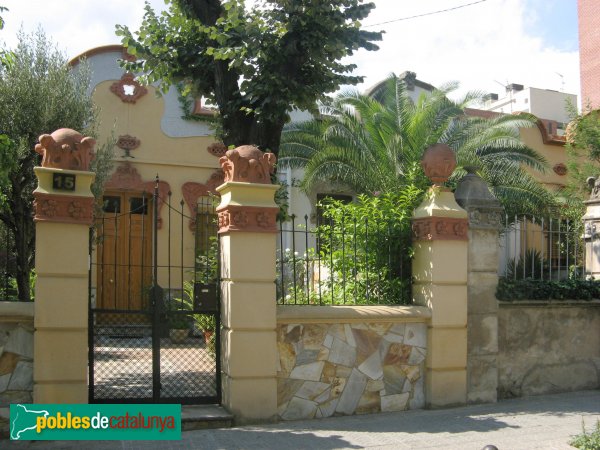 Cerdanyola - Cases Aloy (Foto: Albert Esteves, 2010) Cerdanyola - Cases Aloy