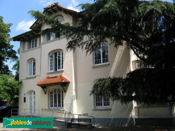 Cerdanyola - Casa Mañà (Foto: Albert Esteves, 2010) Cerdanyola - Casa Mañà