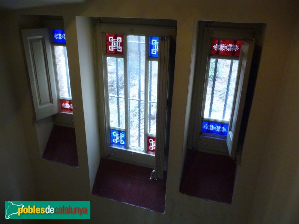 Sant Llorenç Savall - El Marquet de les Roques. Vidriera (Foto: Joan Sánchez Sabé, 2010) Sant Llorenç Savall - El Marquet de les Roques. Vidriera