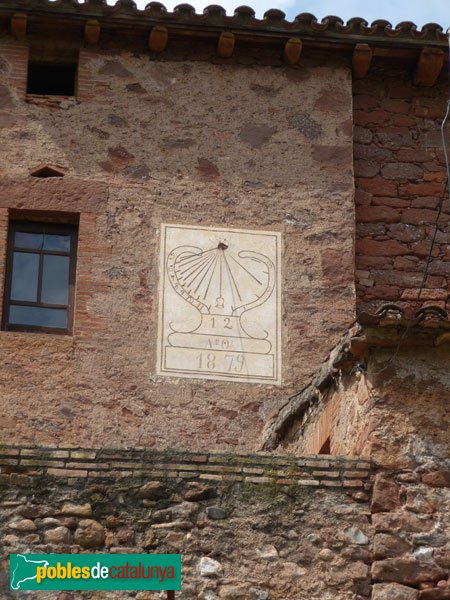 Sant Llorenç Savall - El Marquet de les Roques. Rellotge de sol a la masoveria (Foto: Joan Sánchez Sabé, 2010) Sant Llorenç Savall - El Marquet de les Roques. Rellotge de sol a la masoveria