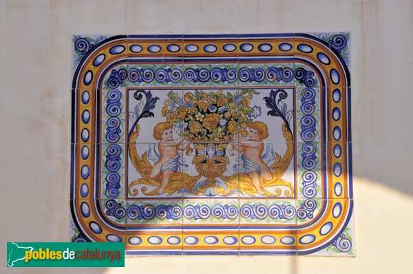 Casa Folch, ceràmica del jardí (Foto: Joan Sánchez Sabé, 2010) Casa Folch, ceràmica del jardí