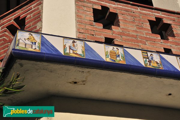 Casa Folch, rajoles a la pèrgola (Foto: Joan Sánchez Sabé, 2010) Casa Folch, rajoles a la pèrgola