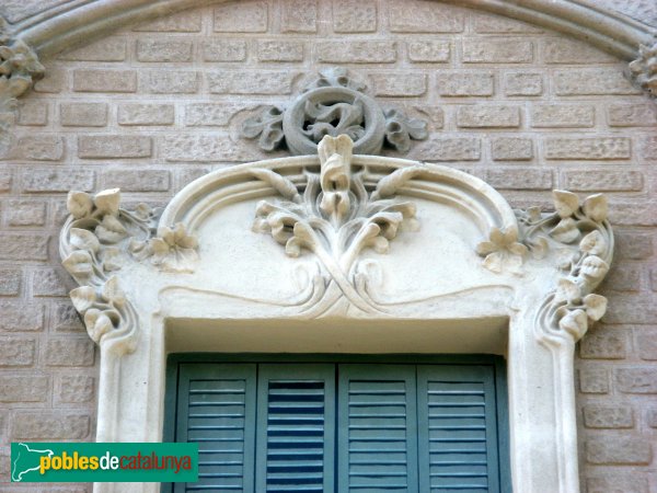 Barcelona - Doctor Ibáñez, 25, detall finestra (Foto: Albert Esteves, 2010) Barcelona - Doctor Ibáñez, 25, detall finestra