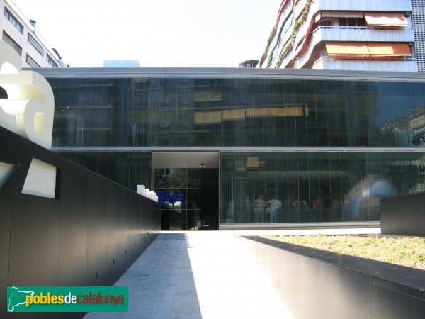 Barcelona - Edifici Roca Barcelona Gallery (Foto: Albert Esteves, 2010) Barcelona - Edifici Roca Barcelona Gallery