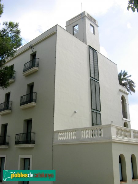 L'Hospitalet de Llobregat - Torre Barrina (Foto: Albert Esteves, 2010) L'Hospitalet de Llobregat - Torre Barrina