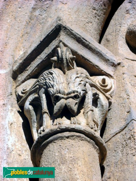 Barcelona - El Conventet, capitell d'una finestra (Foto: Albert Esteves, 2010) Barcelona - El Conventet, capitell d'una finestra