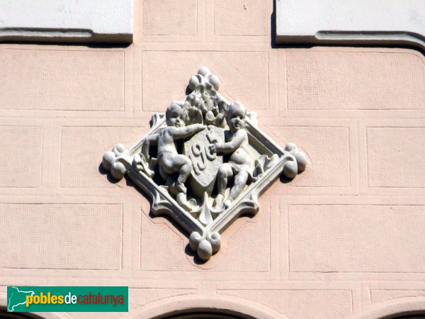 Sant Just Desvern - Can Ginestar, detall de la façana (Foto: Albert Esteves, 2011) Sant Just Desvern - Can Ginestar, detall de la façana