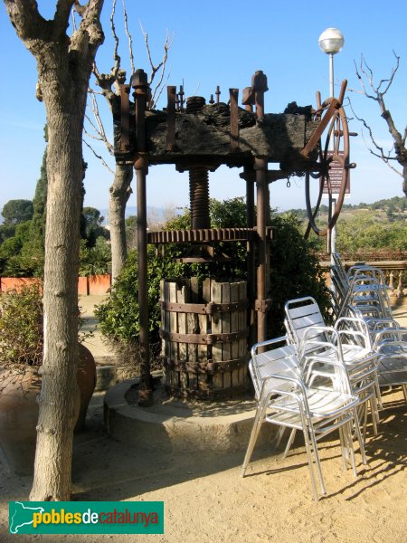 Sant Just Desvern - Can Ginestar. Premsa (Foto: Albert Esteves, 2011) Sant Just Desvern - Can Ginestar. Premsa