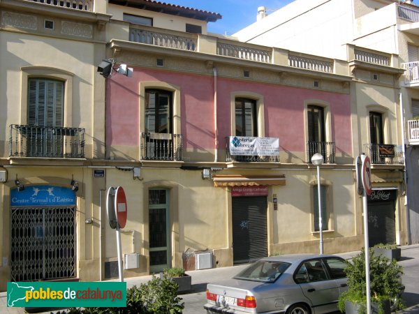 Sant Just Desvern - Granja Carbonell (Foto: Albert Esteves, 2011) Sant Just Desvern - Granja Carbonell