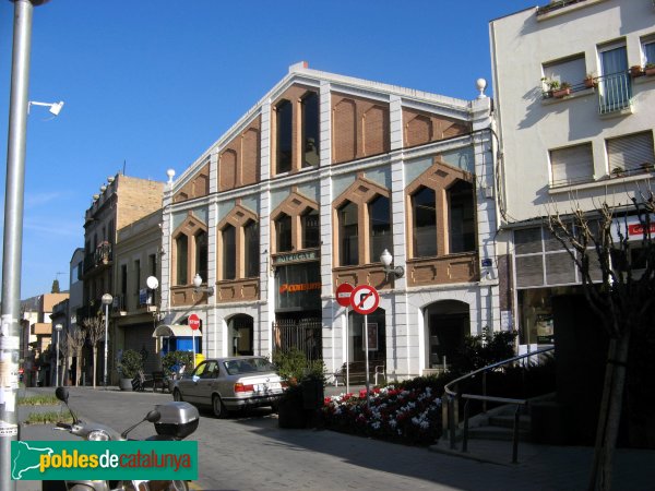 Sant Just Desvern - Mercat (Foto: Albert Esteves, 2011) Sant Just Desvern - Mercat