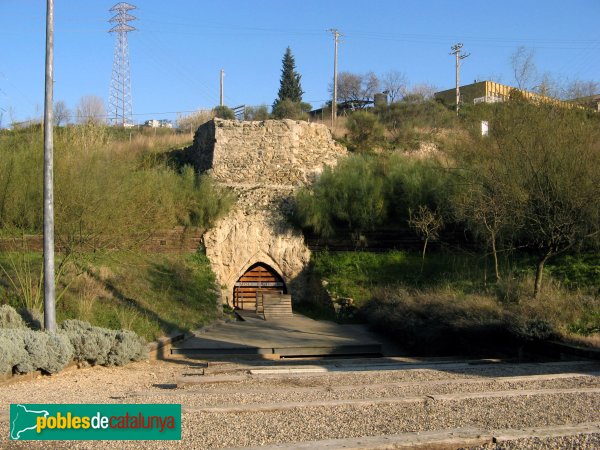 Sant Just Desvern - Molí fariner (Foto: Albert Esteves, 2011) Sant Just Desvern - Molí fariner