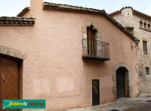 L'Hospitalet de Llobregat - Ca n'Oliver (Foto: Albert Esteves, 2011) L'Hospitalet de Llobregat - Ca n'Oliver