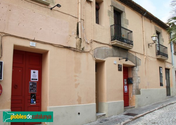 L'Hospitalet de Llobregat - Carrer Xipreret (Foto: Albert Esteves, 2011) L'Hospitalet de Llobregat - Carrer Xipreret