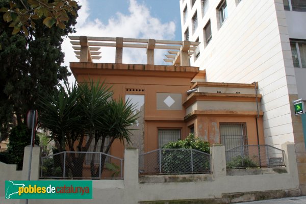 L´Hospitalet de Llobregat - Casa Sanfeliu (Foto: Albert Esteves, 2011) L´Hospitalet de Llobregat - Casa Sanfeliu