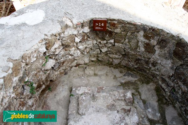 Arbúcies - Castell de Montsoriu, capella preromànica (Foto: Albert Esteves, 2011) Arbúcies - Castell de Montsoriu, capella preromànica