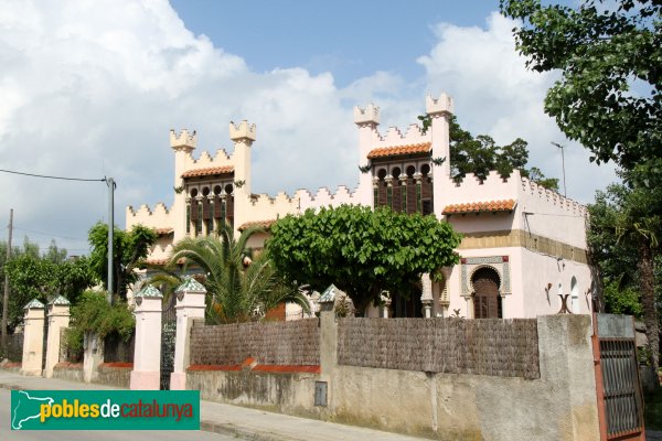 Breda - Can Cardona (Foto: Albert Esteves, 2011) Breda - Can Cardona