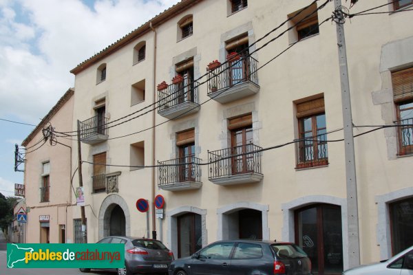 Breda - Palau de l'Abat. Façana exterior (Foto: Albert Esteves, 2011) Breda - Palau de l'Abat. Façana exterior