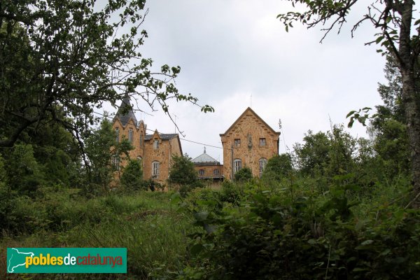 Sant Hilari Sacalm - Torre de Villavecchia (Foto: Albert Esteves, 2011) Sant Hilari Sacalm - Torre de Villavecchia