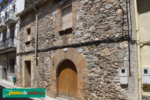 Osor - Can Badia (Foto: Albert Esteves, 2011) Osor - Can Badia