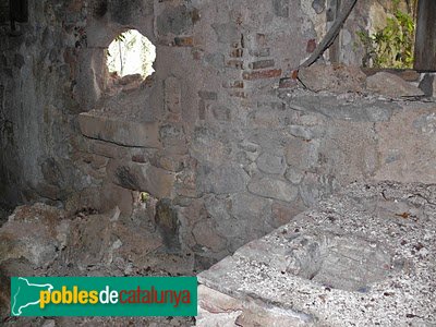 Susqueda - El Roure, forn de pa mig derruït (Foto: Lluís Balasch, 2008) Susqueda - El Roure, forn de pa mig derruït