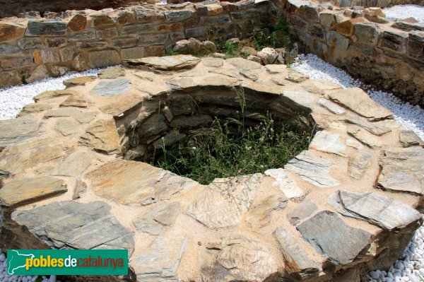 Sant Boi de Llobregat - Torre de Benviure (Foto: Albert Esteves, 2011) Sant Boi de Llobregat - Torre de Benviure