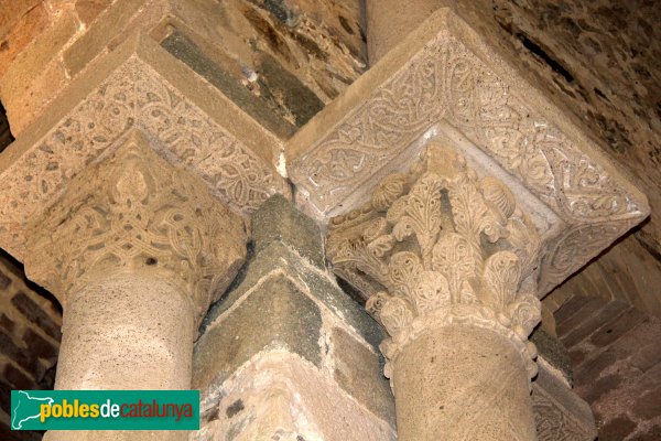 Port de la Selva - Sant Pere de Rodes, capitells (Foto: Albert Esteves, 2011) Port de la Selva - Sant Pere de Rodes, capitells