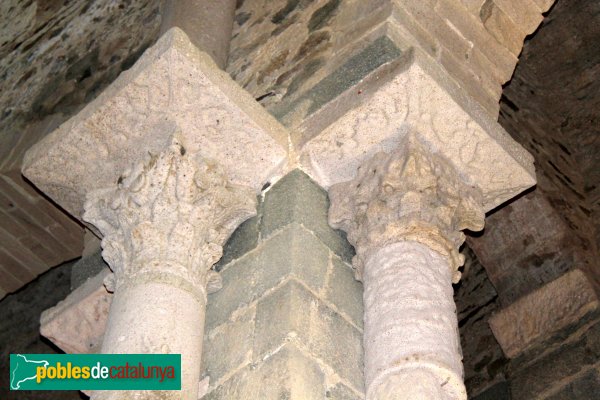 Port de la Selva - Sant Pere de Rodes, capitells (Foto: Albert Esteves, 2011) Port de la Selva - Sant Pere de Rodes, capitells