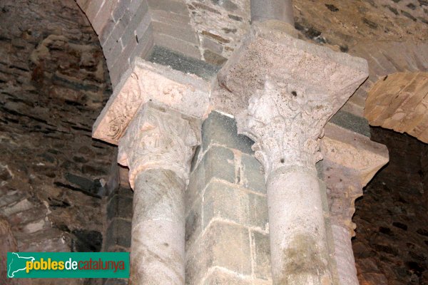 Port de la Selva - Sant Pere de Rodes, capitells (Foto: Albert Esteves, 2011) Port de la Selva - Sant Pere de Rodes, capitells