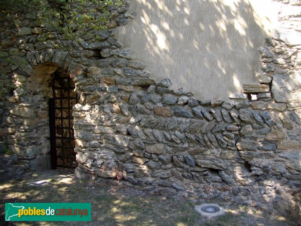 Port de la Selva - Sant Pere de Rodes - Hospital pelegrins. Detall opus spicatum (Foto: <i>Pere Galí</i>, 2007) Port de la Selva - Sant Pere de Rodes - Hospital pelegrins. Detall opus spicatum