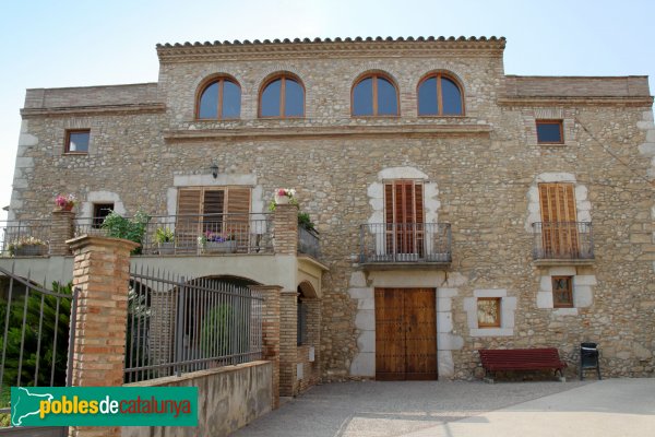 Santa Llogaia d'Àlguema - Casa Codinach (Foto: Albert Esteves, 2011) Santa Llogaia d'Àlguema - Casa Codinach