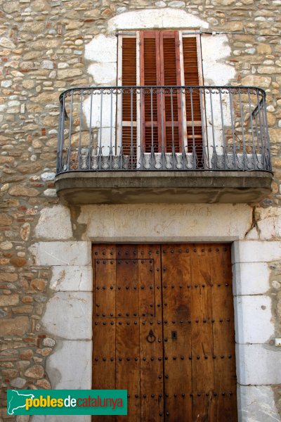 Santa Llogaia d'Àlguema - Casa Codinach (Foto: Albert Esteves, 2011) Santa Llogaia d'Àlguema - Casa Codinach