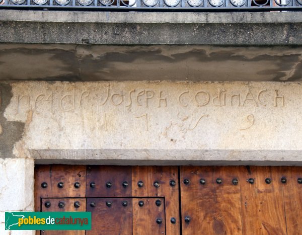 Santa Llogaia d'Àlguema - Casa Codinach (Foto: Albert Esteves, 2011) Santa Llogaia d'Àlguema - Casa Codinach