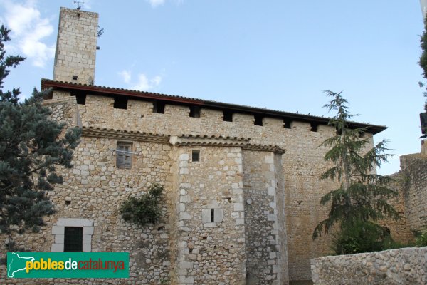 Avinyonet de Puigventós - Castell d´Avinyonet (Foto: Albert Esteves, 2011) Avinyonet de Puigventós - Castell d´Avinyonet