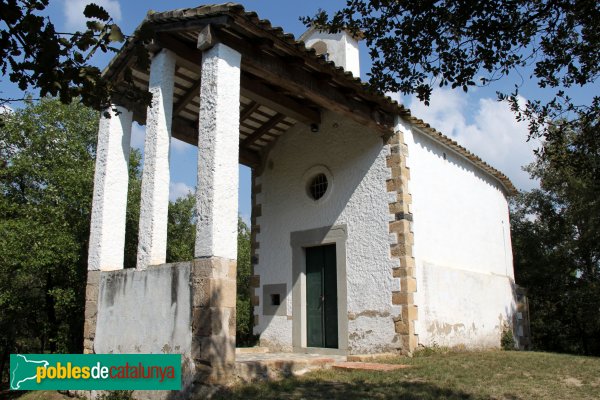 Riudarenes - Capella de la M. de Déu de Montcorb (Foto: Albert Esteves, 2011) Riudarenes - Capella de la M. de Déu de Montcorb