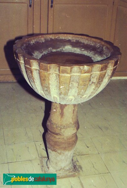 Castellnou de Seana - Sant Joan Baptista, pica beneitera (1745) (Foto: Jordi Carrera) Castellnou de Seana - Sant Joan Baptista, pica beneitera (1745)