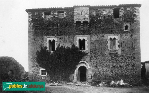 Maçanet de la Selva - Torre de Marata (Foto: Arxiu Fotogràfic C.E.C., abans de 1923) Maçanet de la Selva - Torre de Marata