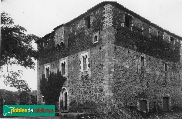 Maçanet de la Selva - Torre de Marata (Foto: Arxiu Fotogràfic C.E.C., abans de 1923) Maçanet de la Selva - Torre de Marata