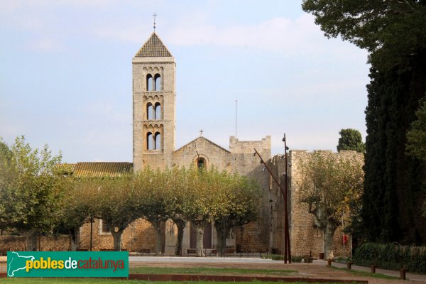 Vilabertran - Monestir, església (Foto: Albert Esteves, 2011) Vilabertran - Monestir, església