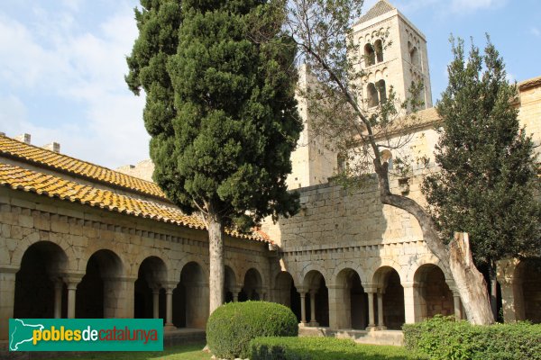 Vilabertran - Claustre del monestir (Foto: Albert Esteves, 2011) Vilabertran - Claustre del monestir