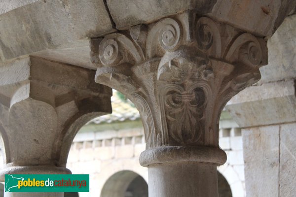 Vilabertran - Claustre del monestir (Foto: Albert Esteves, 2011) Vilabertran - Claustre del monestir