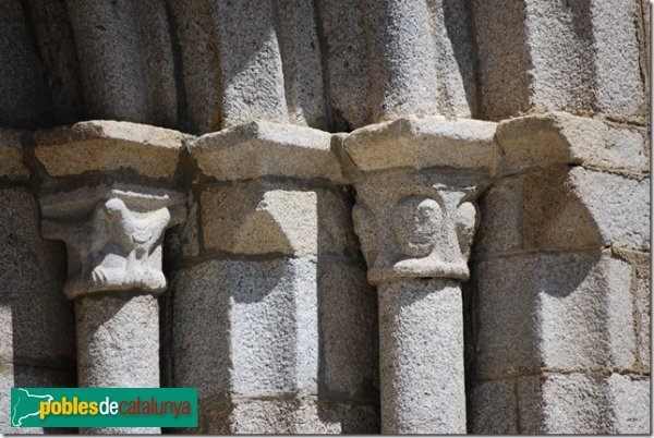 Bolvir - Santa Cecília - Detall portada (Foto: José Elizalde, 2011) Bolvir - Santa Cecília - Detall portada