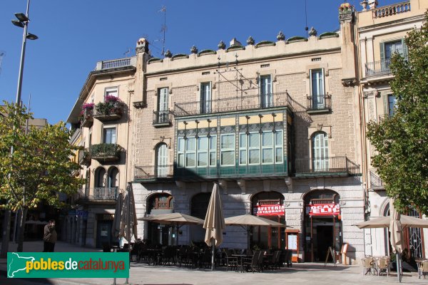 Figueres - Casa Salleres (Foto: Albert Esteves, 2011) Figueres - Casa Salleres