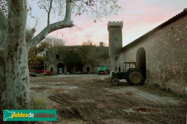 Figueres - Mas Sant Pau de la Calçada (Foto: Albert Esteves, 2011) Figueres - Mas Sant Pau de la Calçada