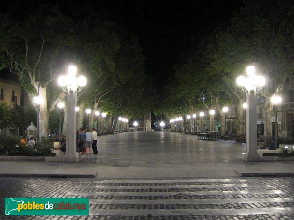 Figueres - La Rambla (Foto: Wikimedia Commons, 2006) Figueres - La Rambla