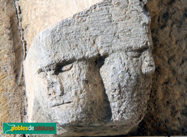 Figueres - Església de Sant Joan de Vilatenim, detall porta (Foto: Albert Esteves) Figueres - Església de Sant Joan de Vilatenim, detall porta