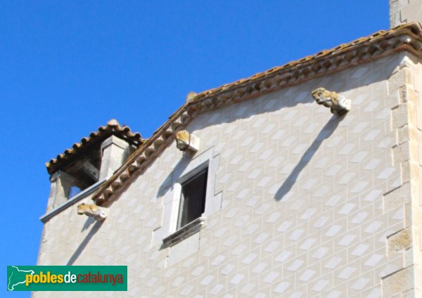 Riudellots de la Selva - Església de Sant Esteve, gàrgoles (Foto: Albert Esteves, 2012) Riudellots de la Selva - Església de Sant Esteve, gàrgoles