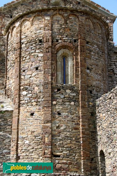 Rabós - Sant Quirze de Colera, absis central (Foto: Albert Esteves, 2012) Rabós - Sant Quirze de Colera, absis central
