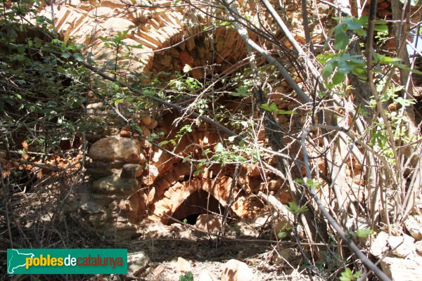 Rabós - Rajoleria de Delfià, els forns (Foto: Albert Esteves, 2012) Rabós - Rajoleria de Delfià, els forns